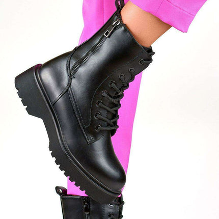 Sleek Sustainable Winter Booties - Très Elite