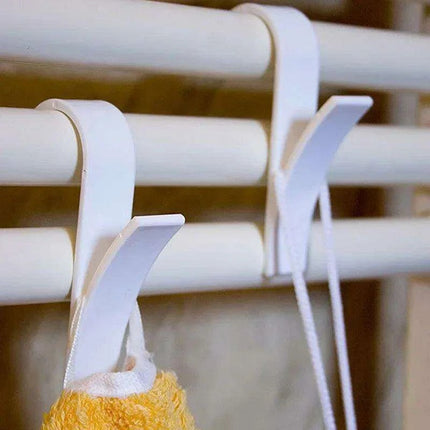 Sleek White PVC Radiator Coat Hooks: Chic Bathroom Storage Solution - Très Elite