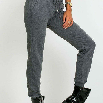 Sleek Women's Black Slim Fit Sweatpants: Stylish Tracksuit Bottoms - Très Elite