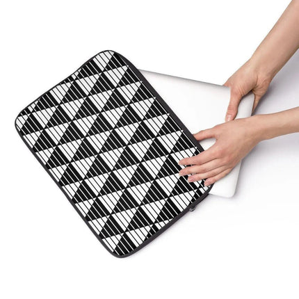 SleekGuard Laptop Sleeves - Chic Safety for Your Essential Devices - Très Elite