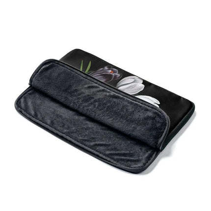 SleekShield Laptop Protector - Stylish and Resilient Tech Sleeve - Très Elite
