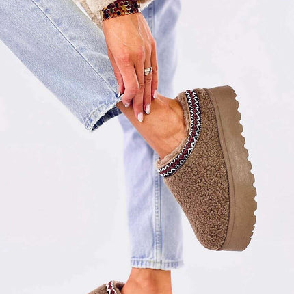 Slippers model 200757 - Très Elite