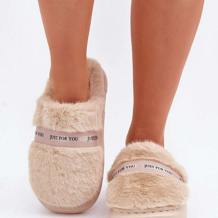Slippers model 204933 - Très Elite
