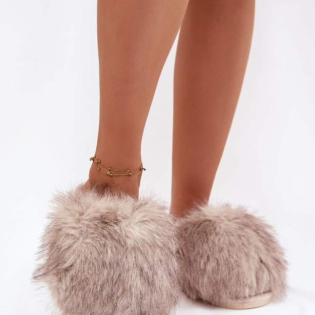 Slippers model 221937 - Très Elite