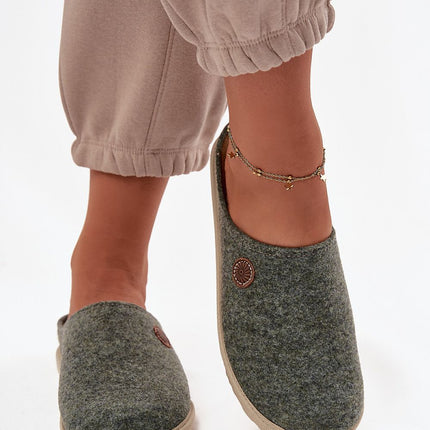 Slippers model 222292 - Très Elite