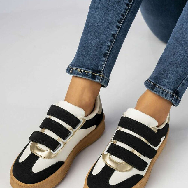 Sneakers model 210609