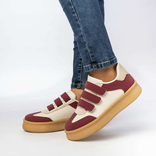 Sneakers model 210610