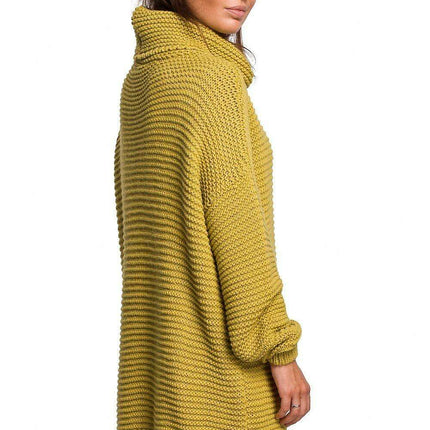 Snug and Stylish Turtleneck BE Knit Sweater for Cold Weather - Très Elite