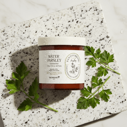 Soothing Hydration Pads with Water Parsley Extract for Sensitive Skin - Revitalize and Nourish.