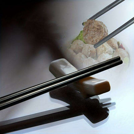 Sophisticated 10-Pair Moire Pattern Alloy Chopsticks Set - Sustainable Reusable Flatware for Authentic Chinese Cuisine - Très Elite