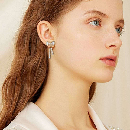 Sophisticated 1.12 Carat Lab-Grown Diamond Bow Earrings with Sterling Silver and Platinum or 18K Gold Finishes - Très Elite