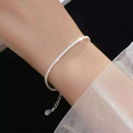 Sophisticated 925 Silver Choker Necklace with Sparkling CZ Accents for Women - Très Elite