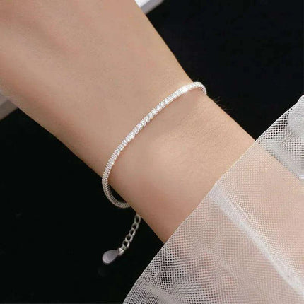 Sophisticated 925 Silver Choker Necklace with Sparkling CZ Accents for Women - Très Elite