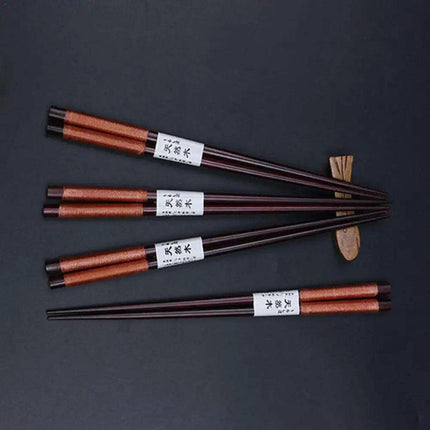 Sophisticated Bamboo Chopsticks Set with Stylish Rack for Elegant Dining Experience - Très Elite
