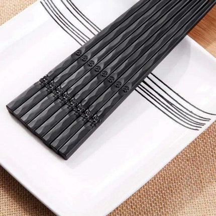 Sophisticated Black Fiberglass Chopsticks - Non-Slip Utensils for Sushi and Asian Dishes - Très Elite