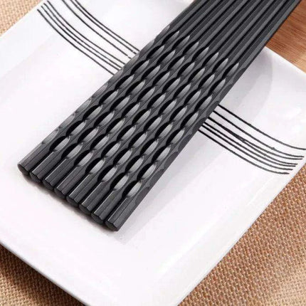 Sophisticated Black Fiberglass Chopsticks - Non-Slip Utensils for Sushi and Asian Dishes - Très Elite
