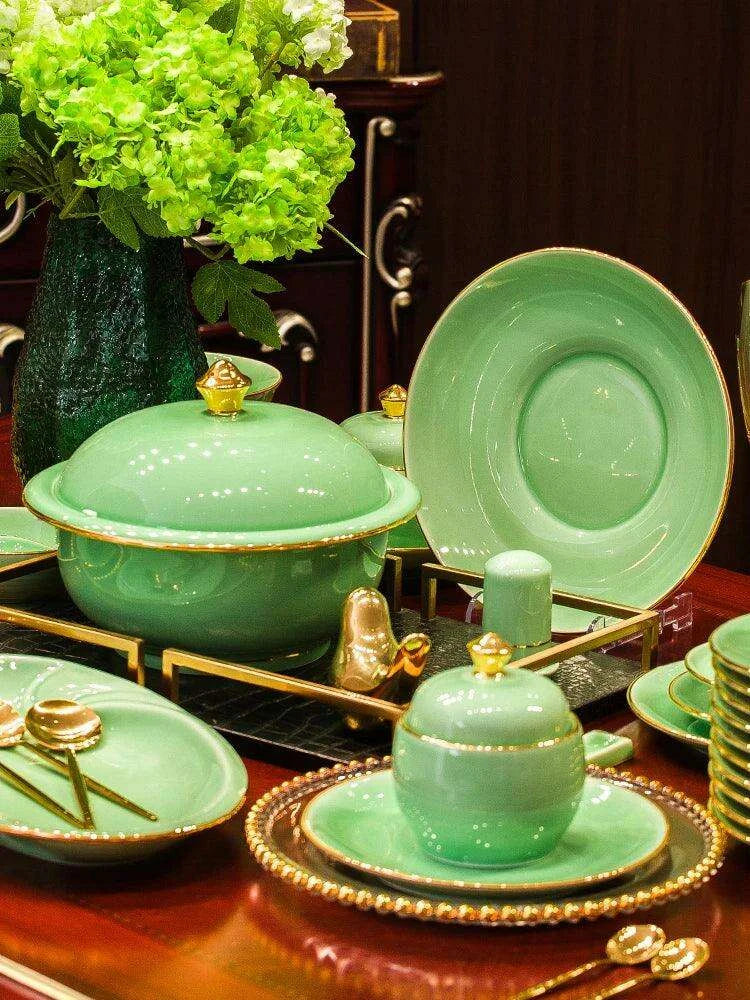 Sophisticated Blue and White Porcelain Dinnerware Set with Opulent Gold Accents - Très Elite