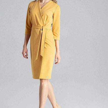 Sophisticated Business Dress with Stylish Waist Belt - Très Elite