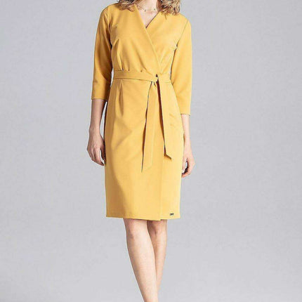 Sophisticated Business Dress with Stylish Waist Belt - Très Elite