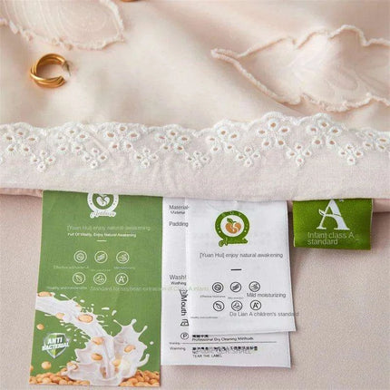 Sophisticated Floral Jacquard Antibacterial Summer Quilt with 3D Design - Très Elite