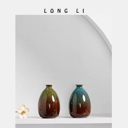 Sophisticated Handcrafted Black-and-White Porcelain Vase - Elevate Your Home Aesthetics - Très Elite