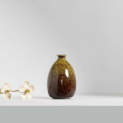 Sophisticated Handcrafted Black-and-White Porcelain Vase - Elevate Your Home Aesthetics - Très Elite