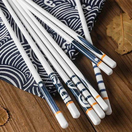 Sophisticated Japanese Porcelain Chopstick Collection - 5 Pairs for an Elevated Dining Experience - Très Elite