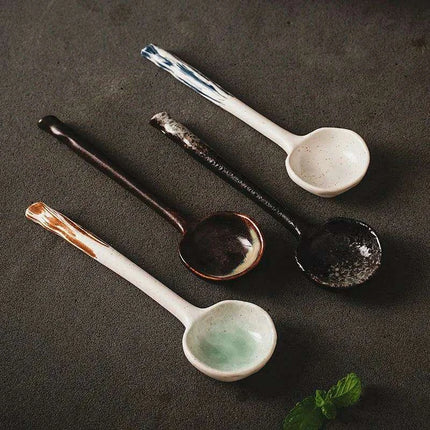 Sophisticated Long-Handled Japanese Ceramic Spoon for Soups, Ramen, and Rice - Essential Culinary Accessory - Très Elite