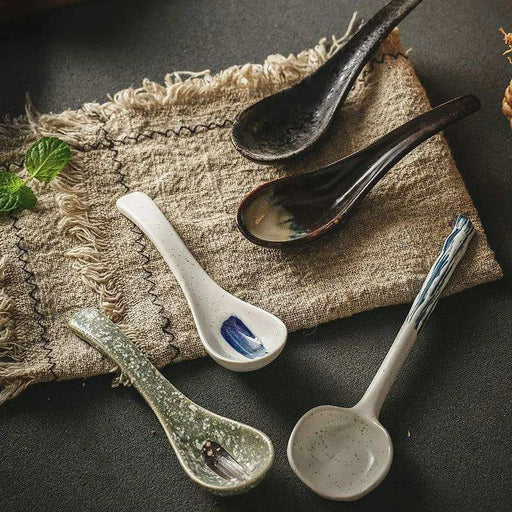 Sophisticated Long-Handled Japanese Ceramic Spoon for Soups, Ramen, and Rice - Essential Culinary Accessory - Très Elite