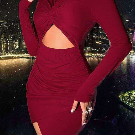 Sophisticated Long-Sleeve Bodycon Dress with Stylish Cropped Hem and Flattering Fit