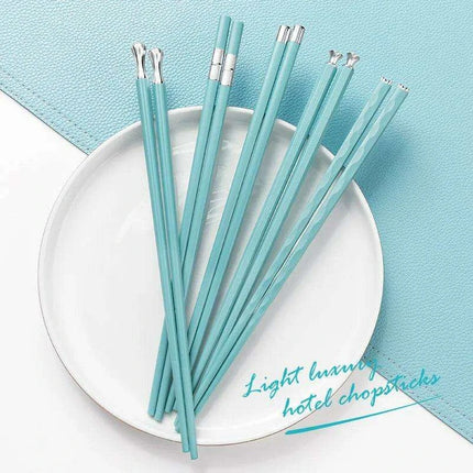 Sophisticated Non-Slip Sushi Chopsticks Set - 5 Pairs for Gourmet Dining - Très Elite