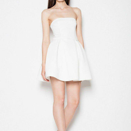 Sophisticated Off-the-Shoulder Cocktail Dress - Venaton's Luxe Collection - Très Elite