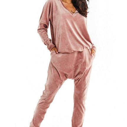 Sophisticated Polish-Inspired V-Neck Sweatshirt for Effortless Elegance - Très Elite