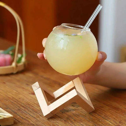 Sophisticated Round Cocktail Glass with Elegant Wooden Stand - Ideal for Creative Drinks and Smoothies - Très Elite