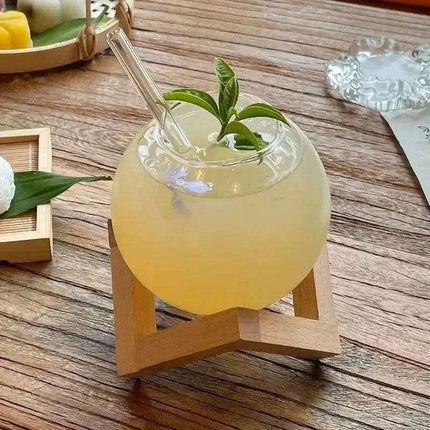 Sophisticated Round Cocktail Glass with Elegant Wooden Stand - Ideal for Creative Drinks and Smoothies - Très Elite