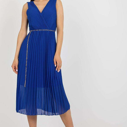 Sophisticated Sleeveless Dress With Waist Chain And Pleats