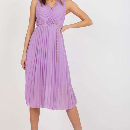 Sophisticated Sleeveless Dress With Waist Chain And Pleats