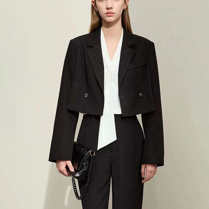 Sophisticated Spring Short Blazer with Structured Shoulder Pads - Chic Professional Outerwear - Très Elite