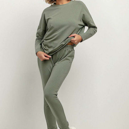 Sophisticated Stand-Up Collar Knit Pullover - Très Elite