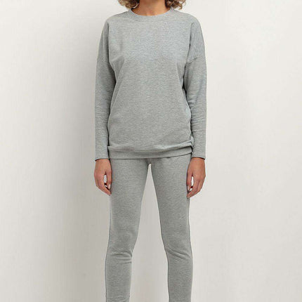 Sophisticated Stand-Up Collar Knit Pullover - Très Elite