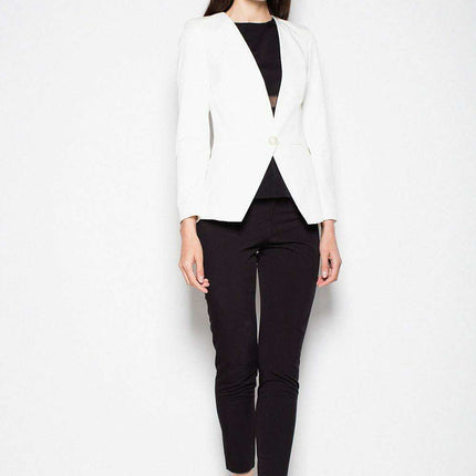 Sophisticated Style Redefined: Venaton Slim-Fit Button-Up Blazer - Très Elite