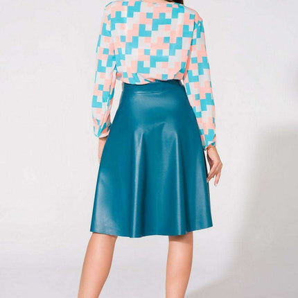 Sophisticated Teardrop Blouse with Stylish Bow Accent - Très Elite