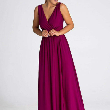 Sophisticated V-Neck Maxi Dress with Eye-Catching Front Slit and Tailored Waist Detail - Très Elite