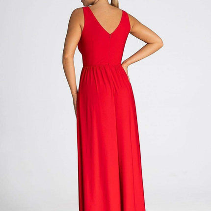 Sophisticated V-Neck Maxi Dress with Eye-Catching Front Slit and Tailored Waist Detail - Très Elite