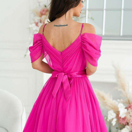 Spanish Elegance Plunging Sleeve Evening Dress with Chic Belt - Très Elite