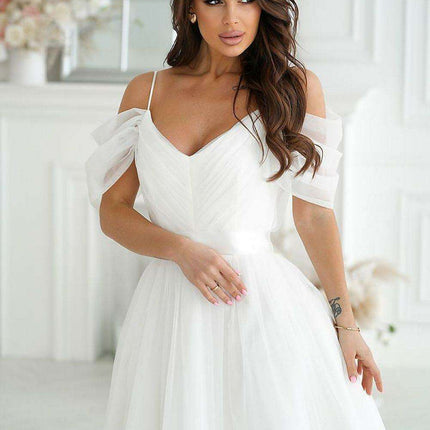 Spanish Elegance Plunging Sleeve Evening Dress with Chic Belt