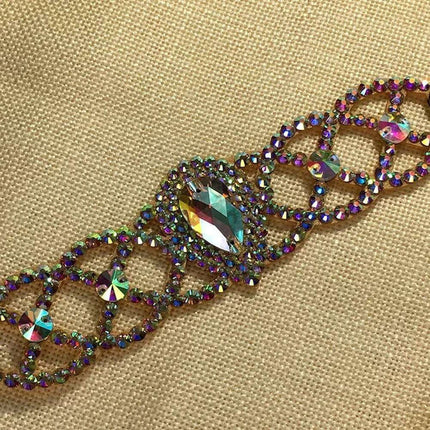 Sparkling Elegance Rhinestone Drop Bracelet: Handcrafted Jewelry for Women with Complimentary Shipping - Très Elite