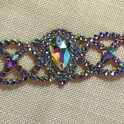Sparkling Elegance Rhinestone Drop Bracelet: Handcrafted Jewelry for Women with Complimentary Shipping - Très Elite