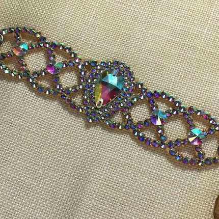 Sparkling Elegance Rhinestone Drop Bracelet: Handcrafted Jewelry for Women with Complimentary Shipping - Très Elite