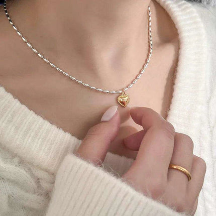 Sparkling Heart-Shaped Open Collar Choker Necklace for Women - Chic and Stylish Jewelry Accessory - Très Elite